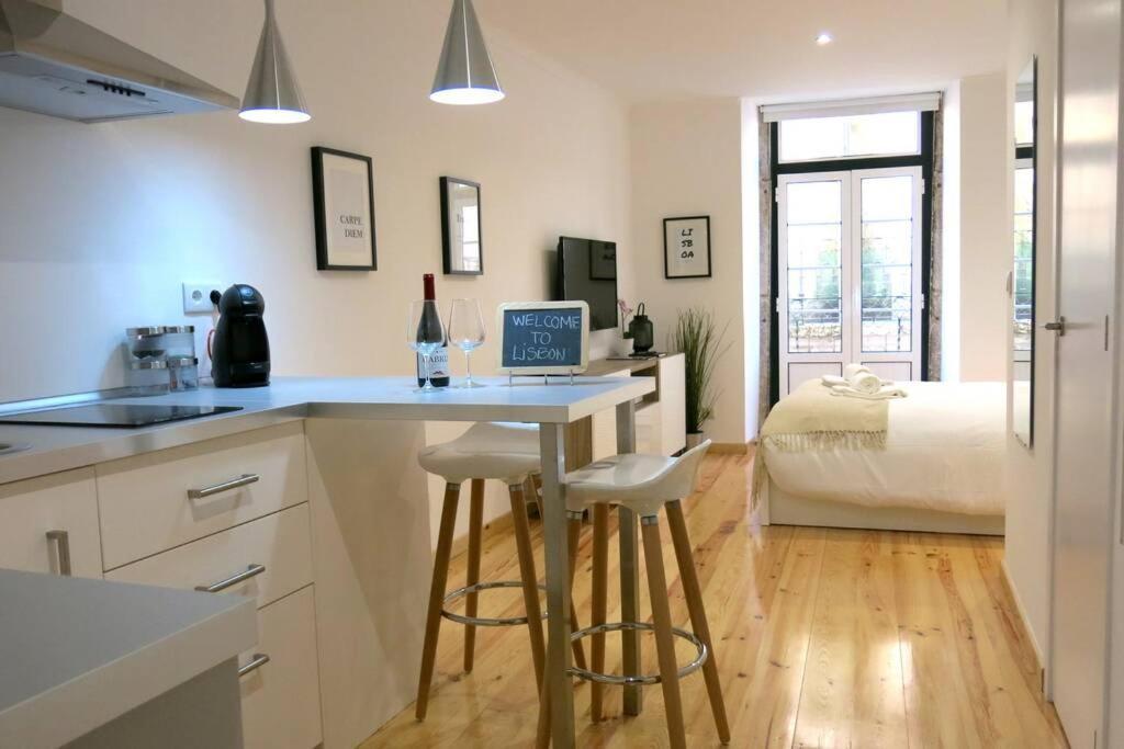 Beautiful Studio In Mouraria Lisbon Bagian luar foto